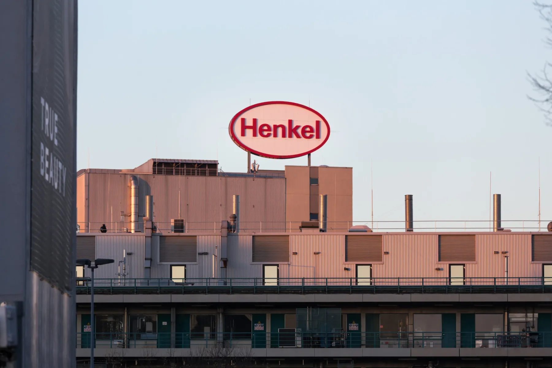 Logos von Henkel Loctite und KID